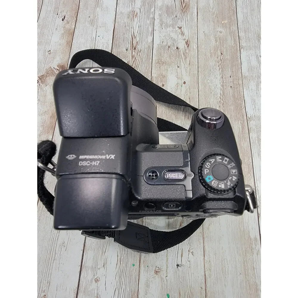 Sony Cyber-Shot DSC-H9 8.1MP 15X Optical Zoom Digital Camera W/2 Battery Tested